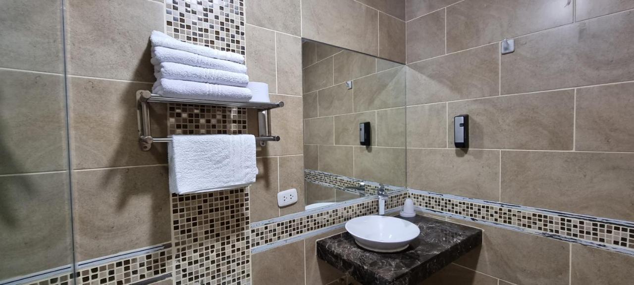 Hotel Imperio Real トルヒーリョ エクステリア 写真